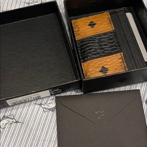Mcm card holder